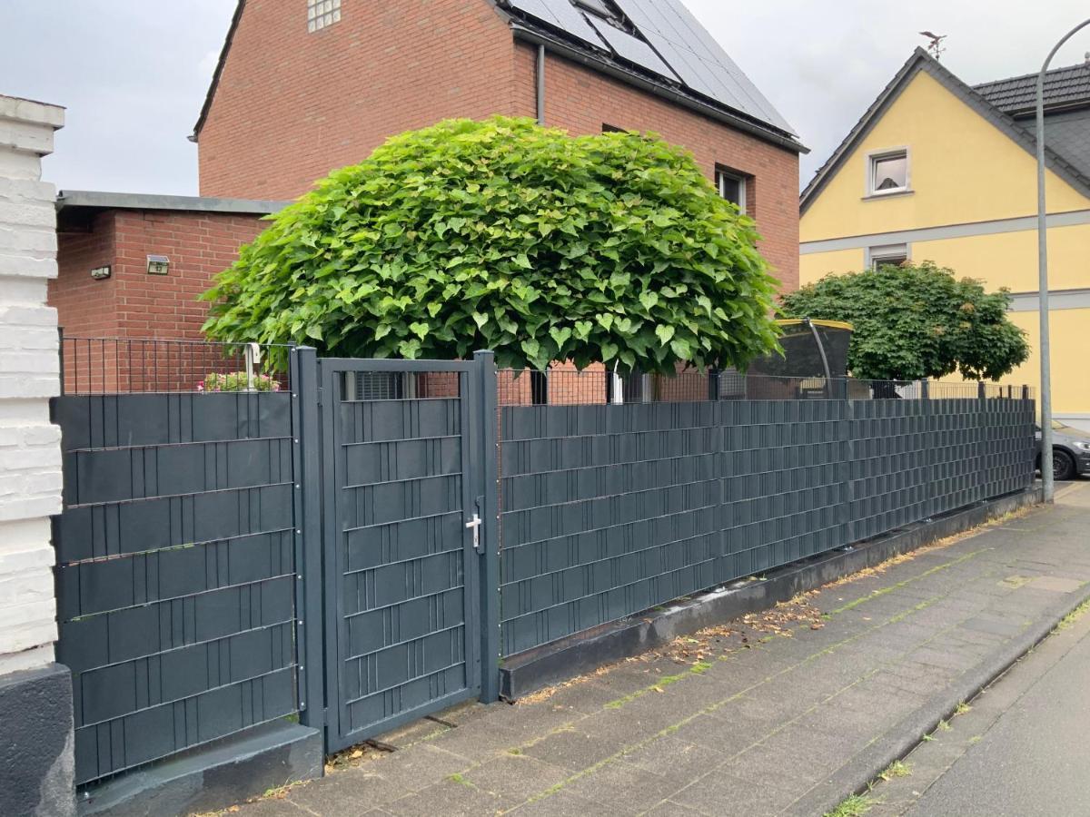 Gemuetliche 1-Zimmer Wohnung Mit Eigenem Eingang Wesseling Exterior foto