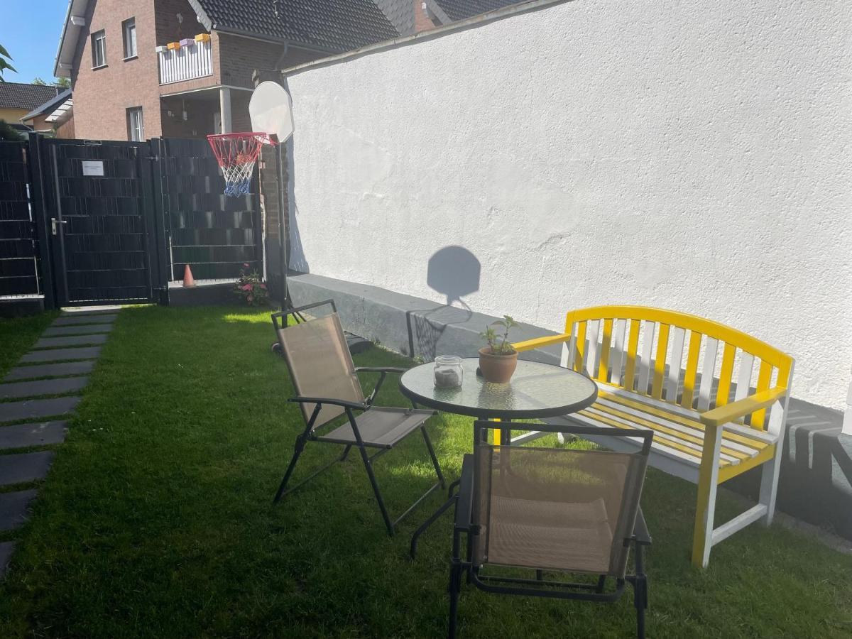 Gemuetliche 1-Zimmer Wohnung Mit Eigenem Eingang Wesseling Exterior foto