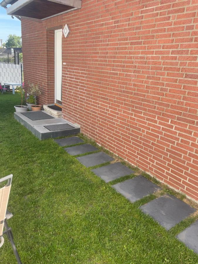 Gemuetliche 1-Zimmer Wohnung Mit Eigenem Eingang Wesseling Exterior foto